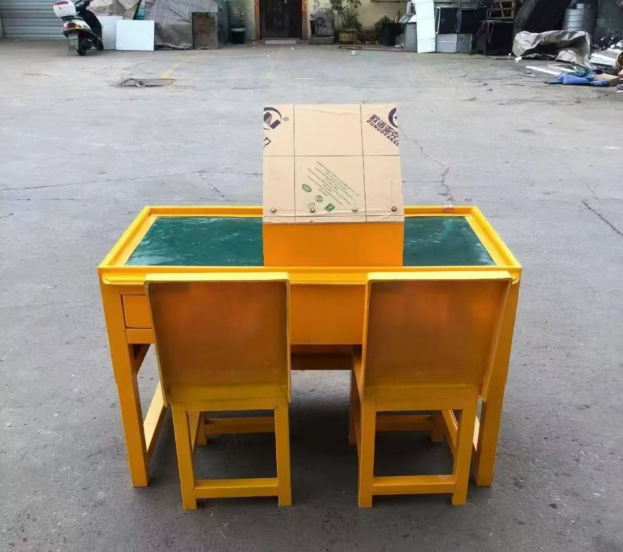 玉溪防静电导通桌井下煤矿火工品发放桌：危险品流转的安全守护者
